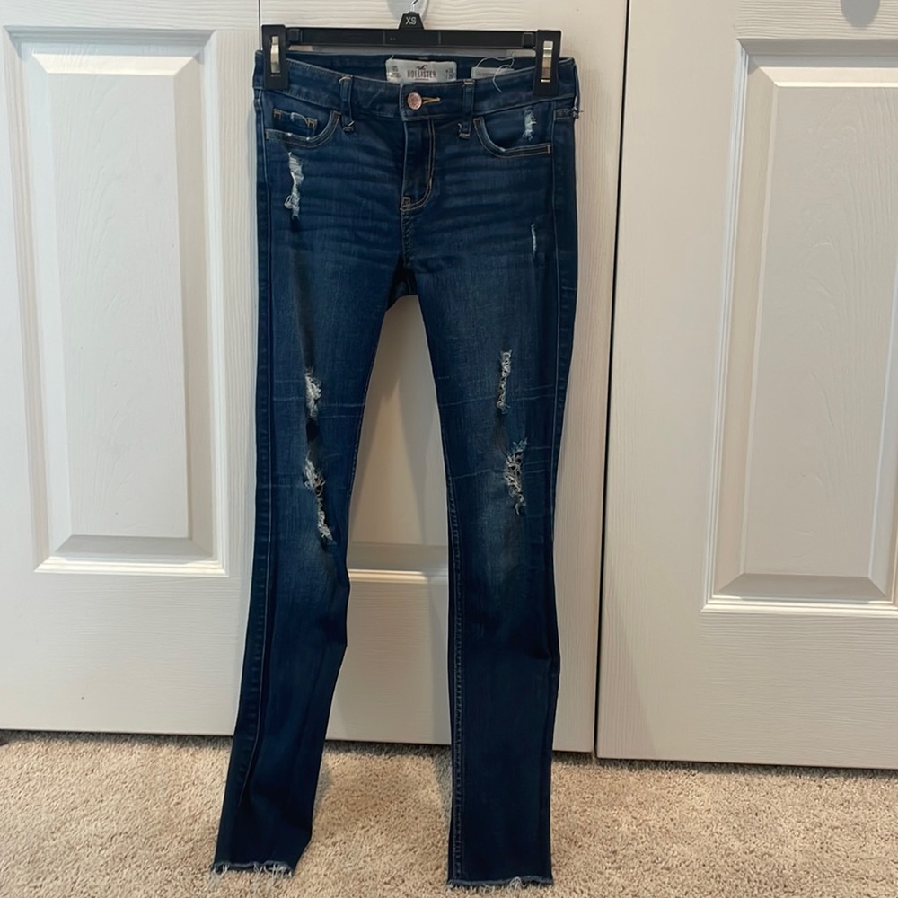 cute hollister ripped jeans